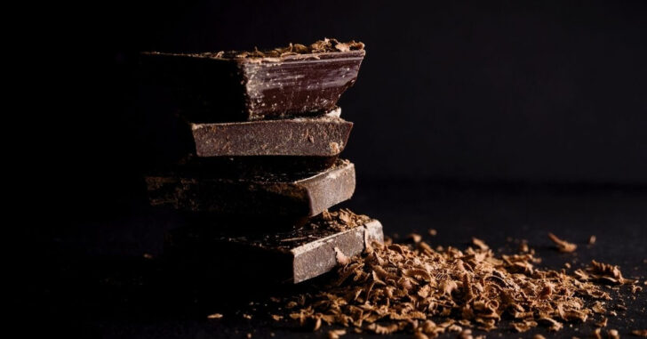 Bitter Çikolata Çok Besleyicidir